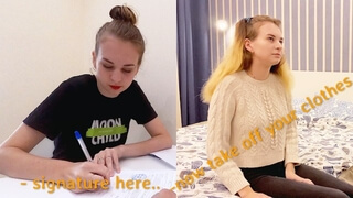 Девушка в джинсах берет в рот пенис возлюбленного в спальне